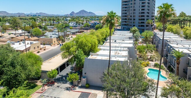 Building Photo - 1010 E Osborn Rd