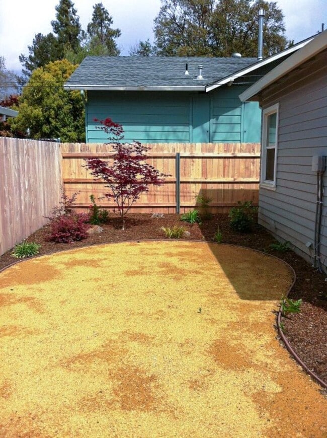 Building Photo - West4th344