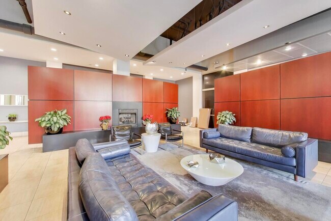 Building Photo - 1001 W Madison St