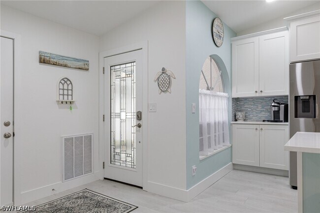 Building Photo - 8654 Mustang Dr