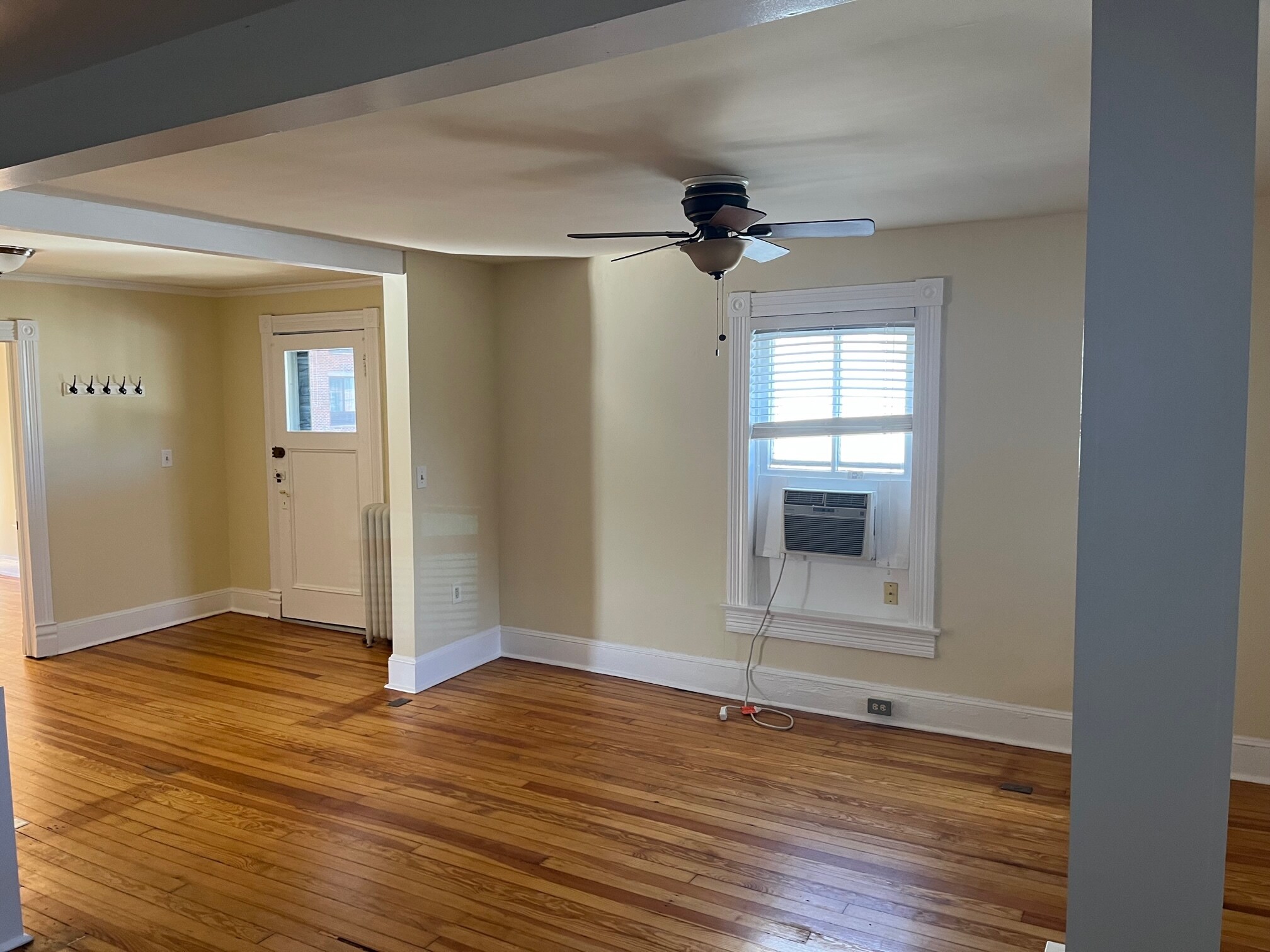 Building Photo - 619 Caroline St