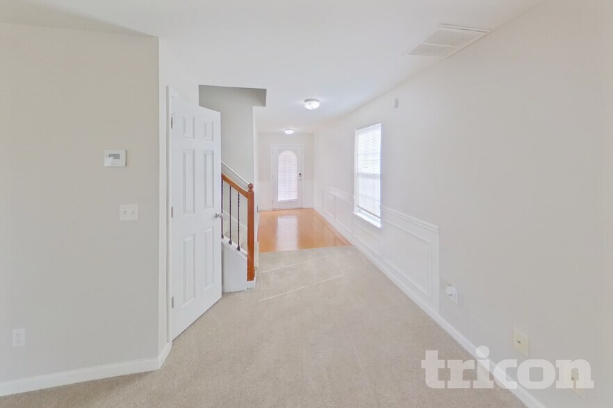 Building Photo - 2435 Cornell Cir