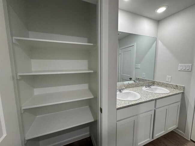 Building Photo - 7858 Alset Dr