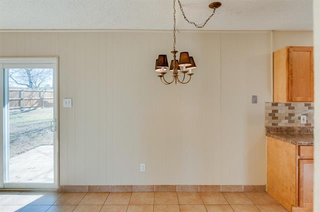 Building Photo - 611 Johns Dr