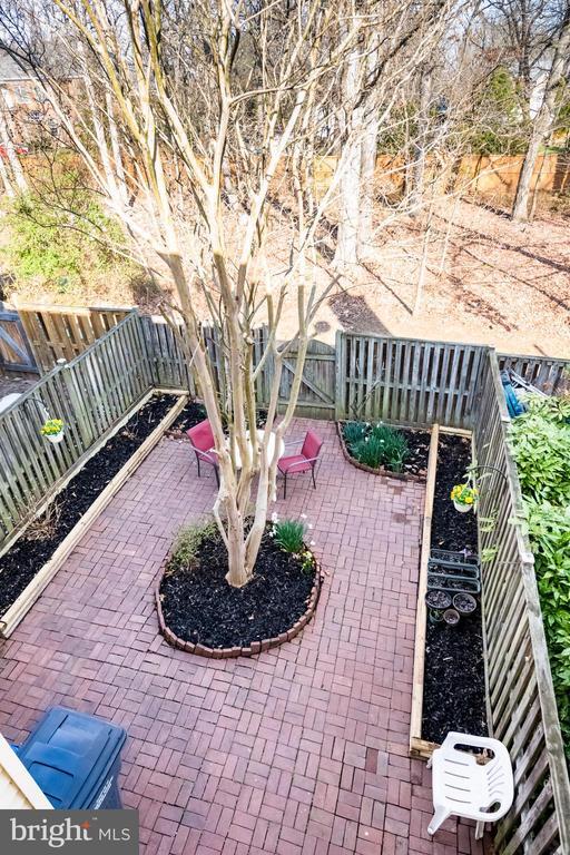 Building Photo - 5668 Ridge View Dr