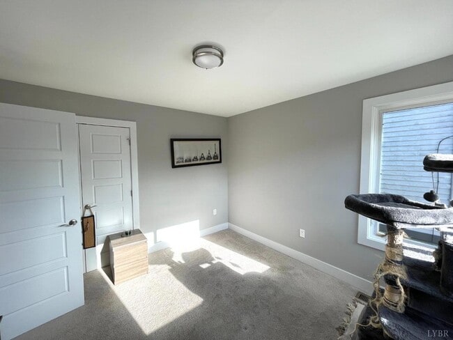 Building Photo - 3046 Fulton St