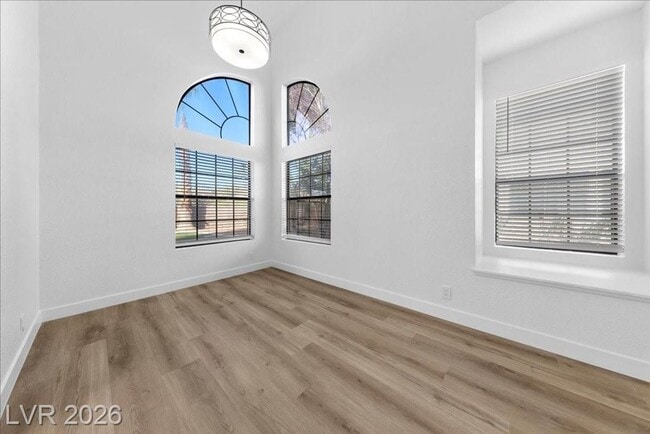 Building Photo - Modern 3Bed/2.5Bath/2Car - 2 Story Home Located In The Guard-Gated Los Prados Golf Community!