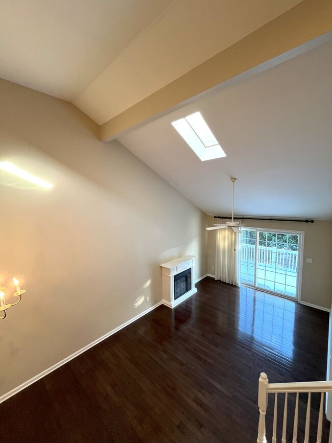 Building Photo - CONTRACT PENDING!! Gorgeous 3-bedroom, 3 f...