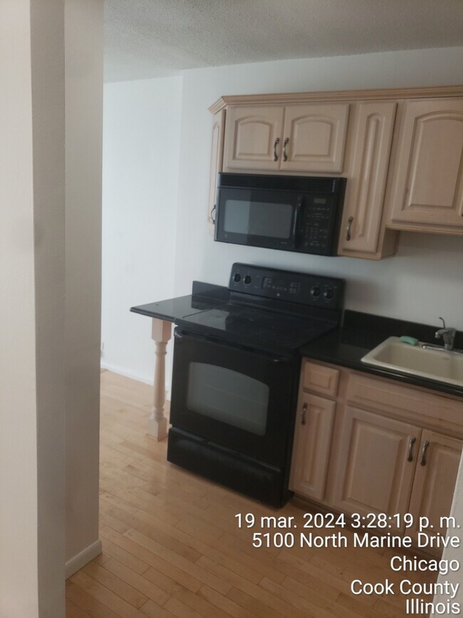 Building Photo - 5100 N Marine Dr