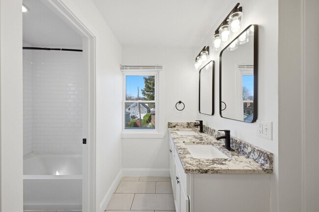 Building Photo - 415-417 S Huron Ave