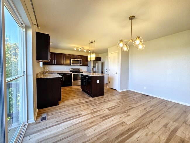 Building Photo - 24977 E Lake Dr