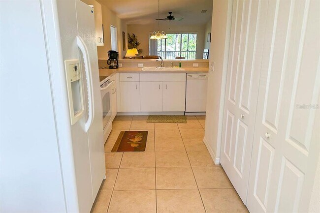Building Photo - 8050 Memory Ln