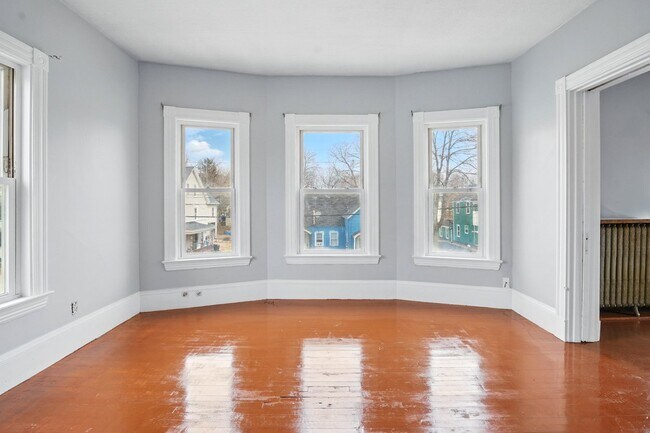 Building Photo - 310 Turner St