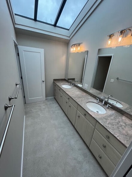 Main Bath - 16736 Shore Dr NE