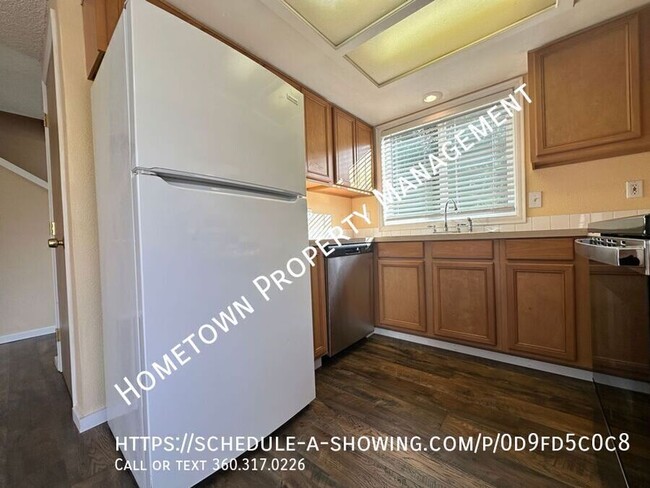Building Photo - 1409 Hensley St NE