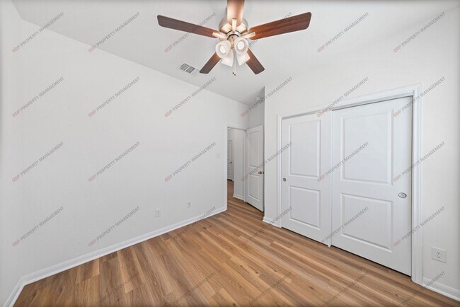 Building Photo - 8114 Timber Holw Ln