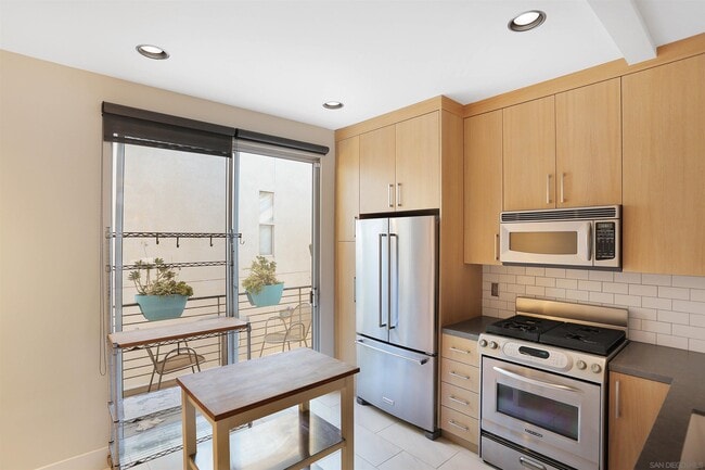 Building Photo - 1575 Kettner Blvd