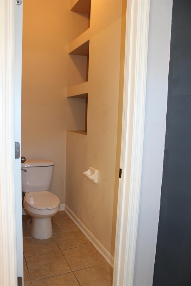 Building Photo - 682 Brooke Hampton Dr