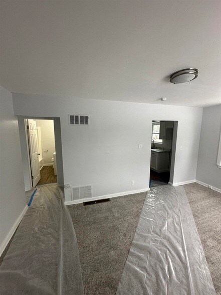 Building Photo - 748 S 24th St