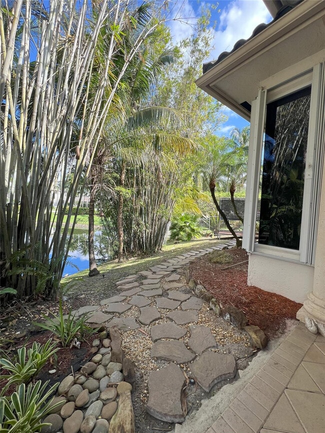 Building Photo - 10897 Canary Island Ct