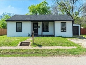 Building Photo - 3910 Henderson St