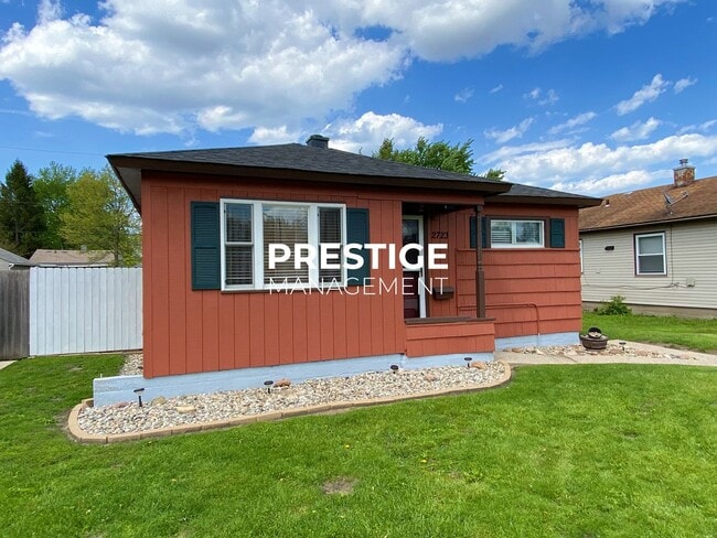 Building Photo - 3 Bedroom Home In Highland