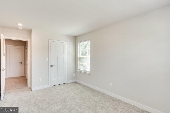 Building Photo - 2183 Hemlock Bay Rd