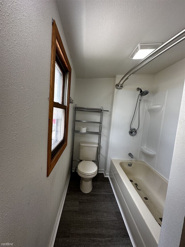 Building Photo - 2 br, 1 bath House - 2710 West Rapid Street