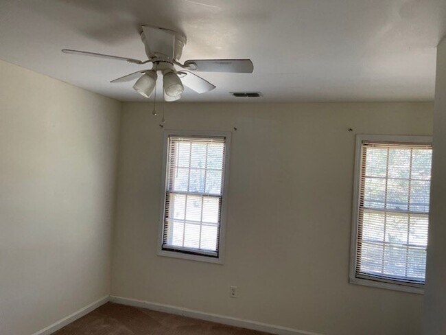 Building Photo - 145 Princeton Trce