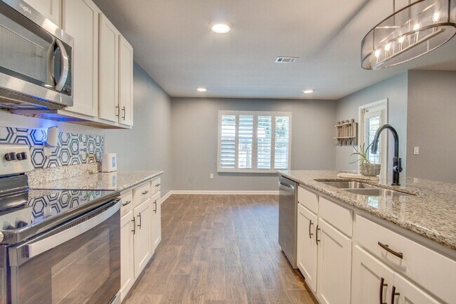 Building Photo - Move In for the Holidays! Heated Saltwater...