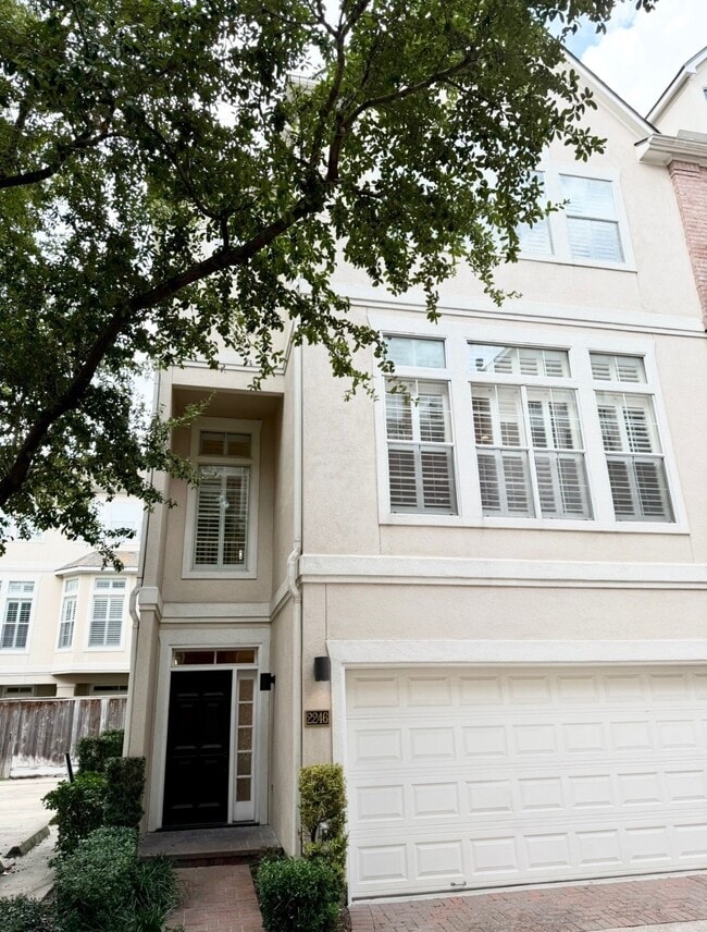 Building Photo - 2246 Bancroft Ln