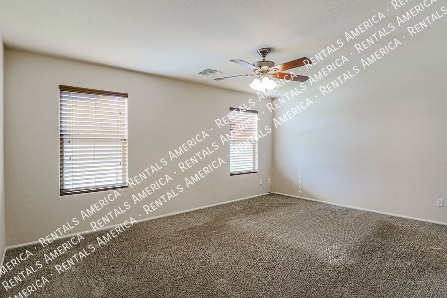 Building Photo - 16070 W Kendall St