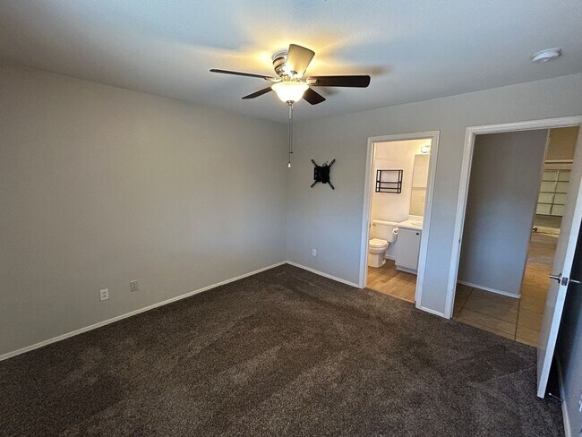 Building Photo - 15011 W Redfield Rd