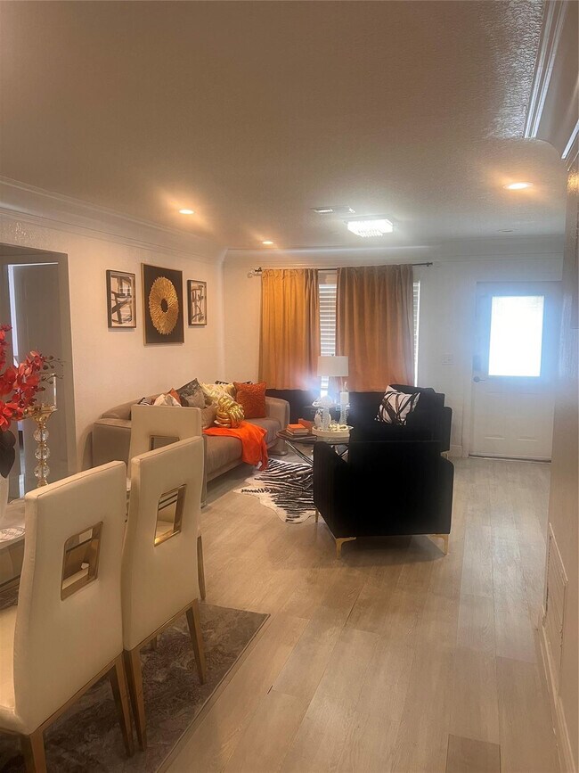 Building Photo - 1741 NE 39th St