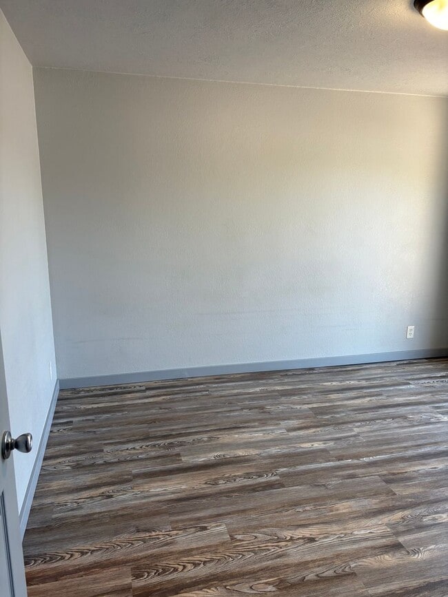 Building Photo - St. George Townhome with a Basement!