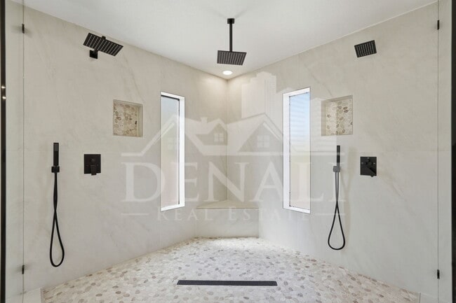 Building Photo - 10643 N Indian Wells Dr