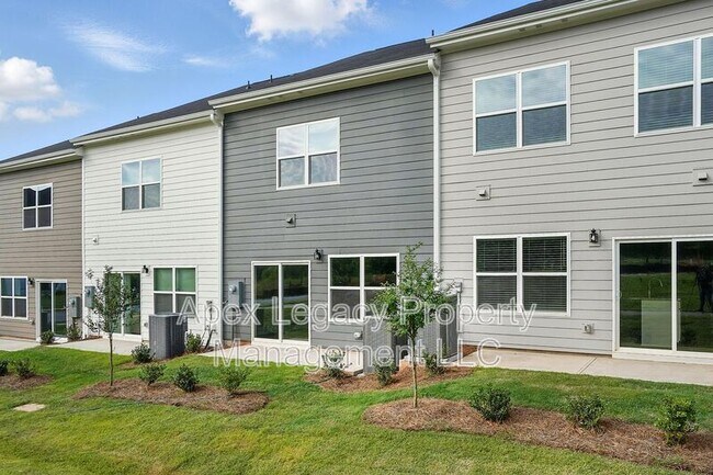 Building Photo - 112 Central Townes Wy