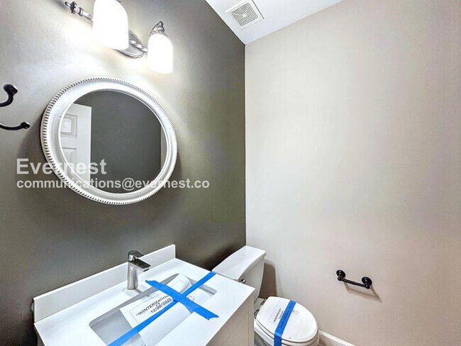 Building Photo - 10265 Buckland Bluff Cove