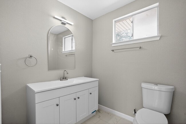 Building Photo - 5103 Devon Green Dr