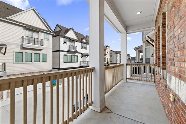 Building Photo - 203 S Village Way