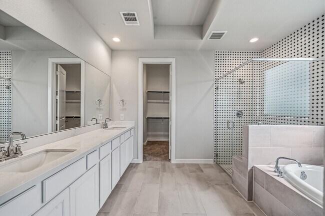 Building Photo - 7623 Coral Lk Dr