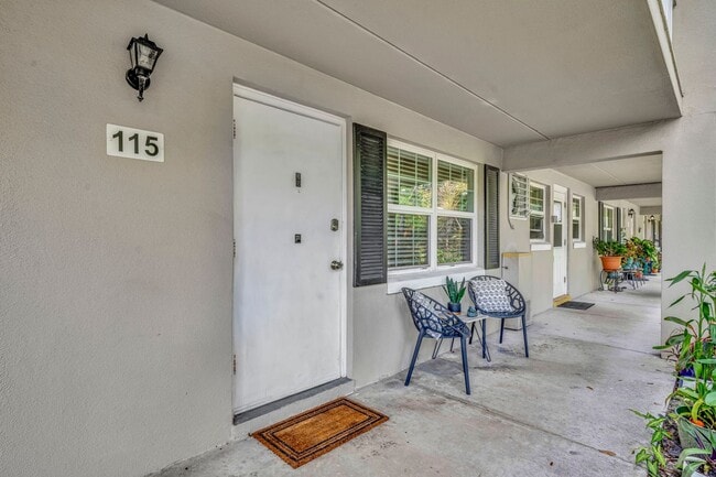 Building Photo - Lakefront Community