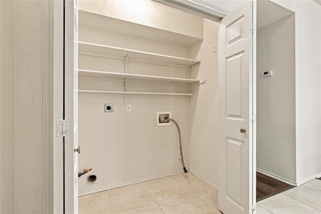 Building Photo - 3120 Cohoba Dr