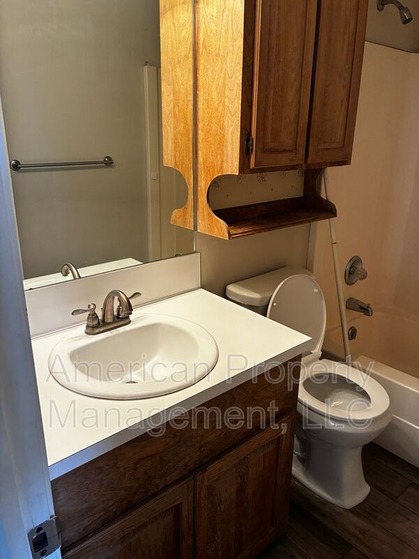 Building Photo - 9209 E 100th St