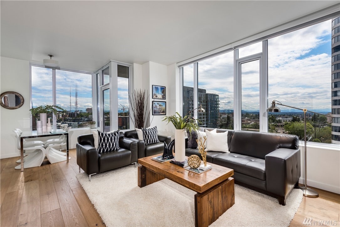 Building Photo - 1321 Seneca St