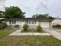 Building Photo - Quaint 2 bedroom 1 bathroom in New Port Ri...