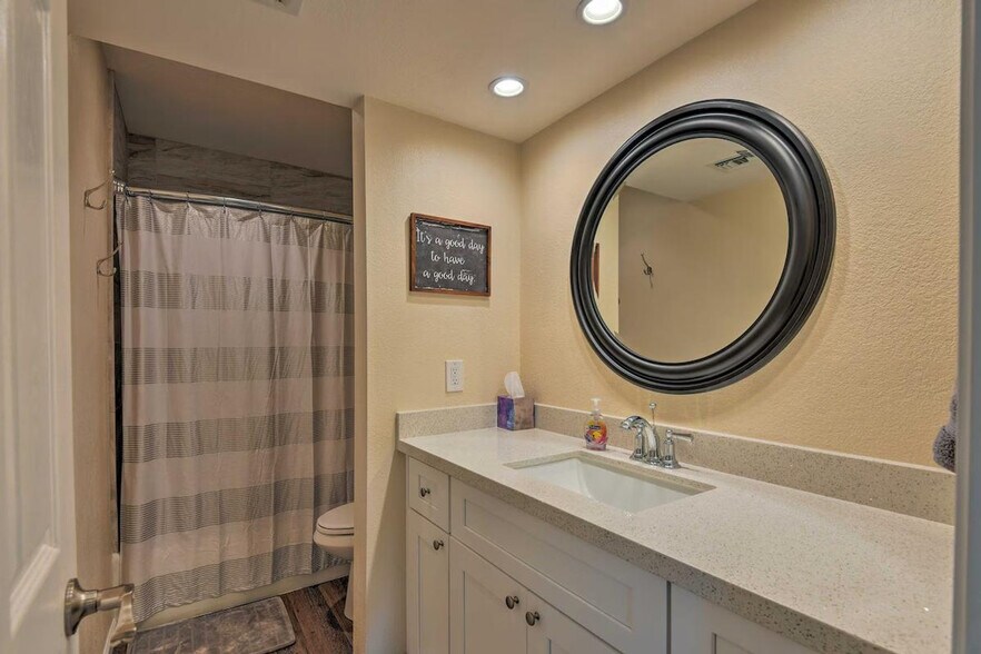 Building Photo - 9270 E Mission Ln