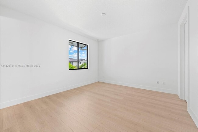 Building Photo - 1450 SW 23rd St