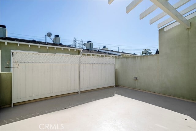 Building Photo - 5562 W 190th St
