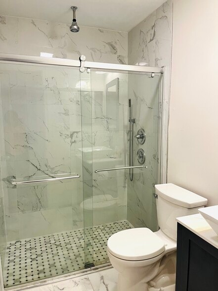 Building Photo - 17000 Charlesbourg Pl